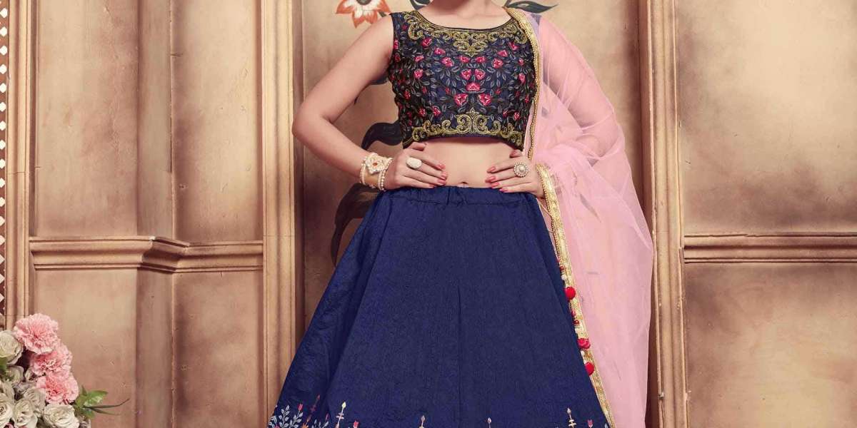 Indo Western Dresses and Fashion Tips for Indian Design Christmas and New Year Party