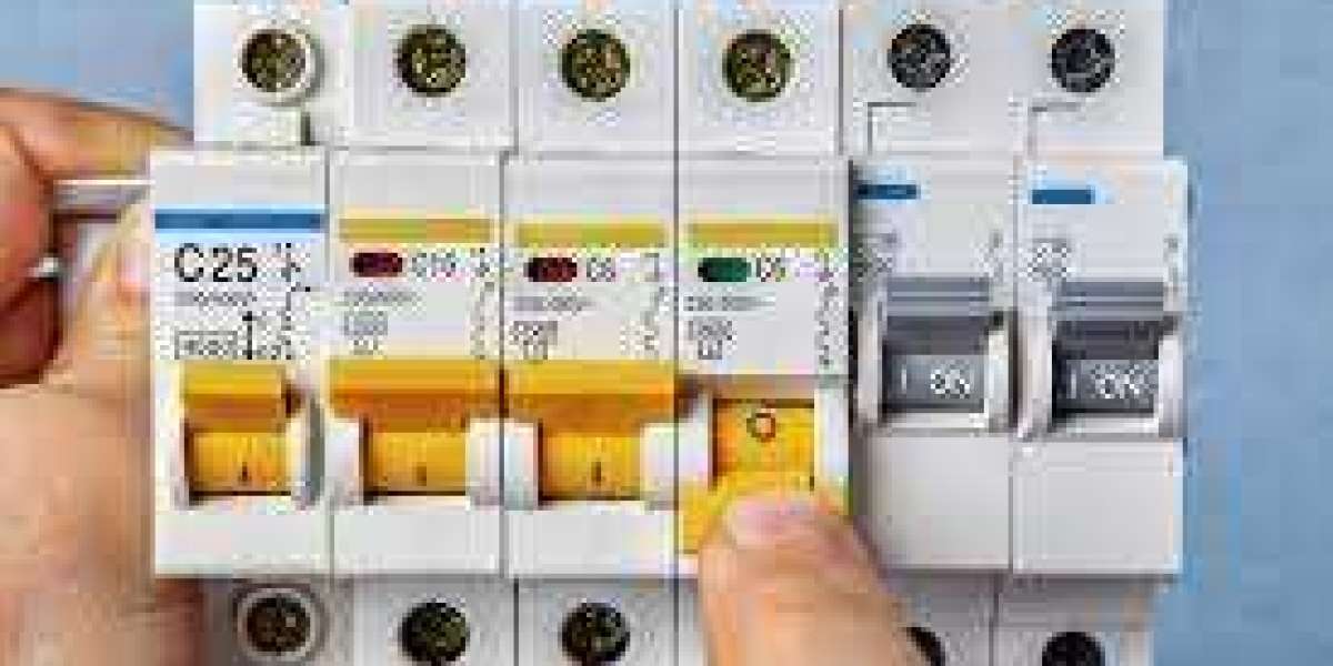 Types of Circuit Breakers & Replacement Information