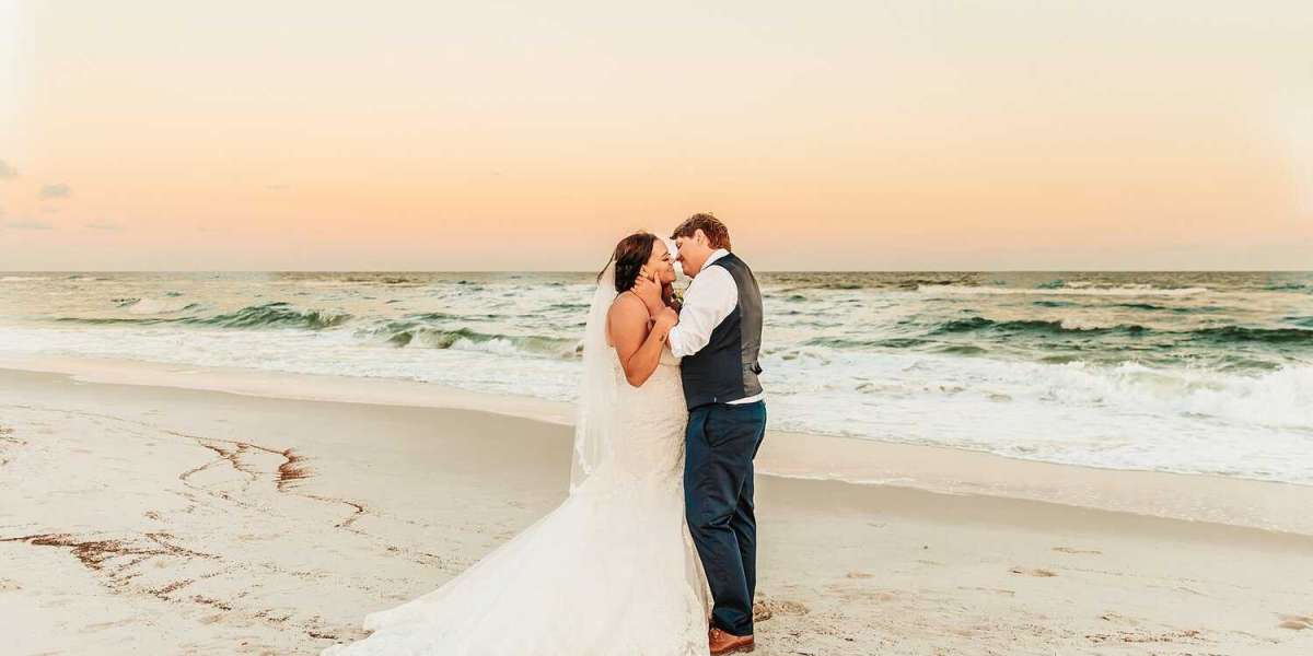 Wedding Officiant, their Job and Wedding Planners in Pensacola