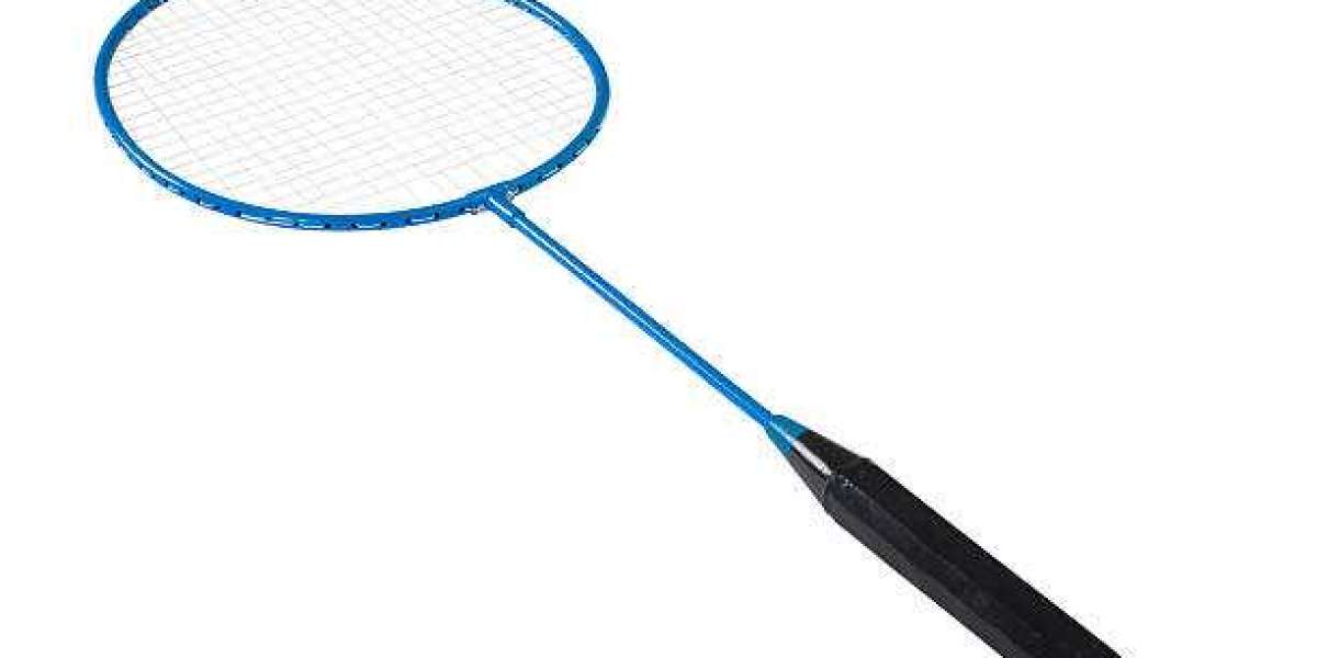 Everything You Need to Know About Choosing a Badminton Racket
