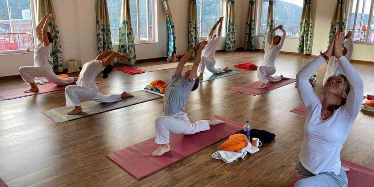 200 Hour Yoga Teacher Training in Rishikesh | 200 Hour Yoga TTC in Rishikesh