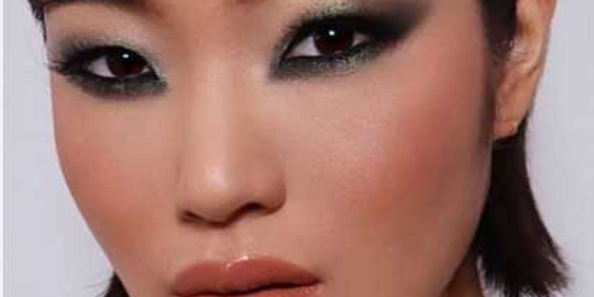 This comprehensive tutorial will walk you through each step of creating the perfect smokey eye just like the makeup arti
