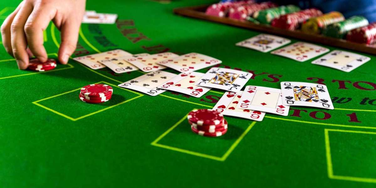How Does Blackjack Really Work?