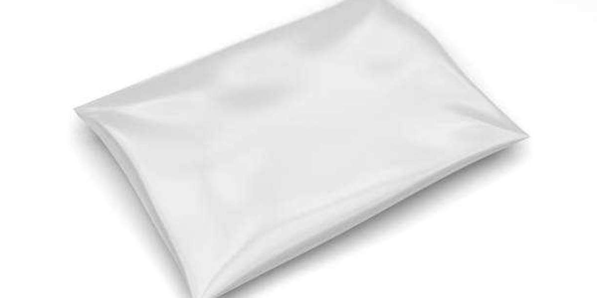 Understanding the Benefits of Poly Mailers for Shipping