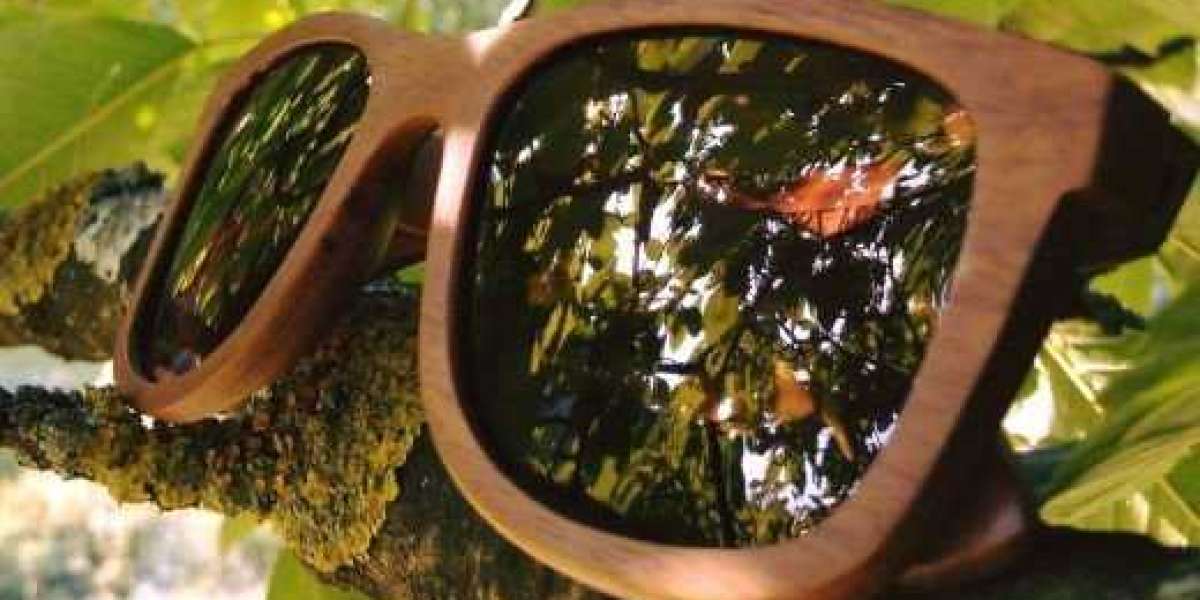 Holzspecht | Holzuhren, Holzsonnenbrille, Ringe mit Holz