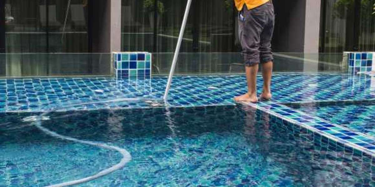 Exploring Innovative Pool Cleaning Technologies: Robotic Cleaners, UV Sterilization, and More