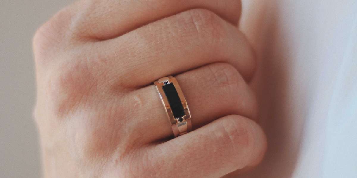 Engagement Rings for Men: A Complete Guide