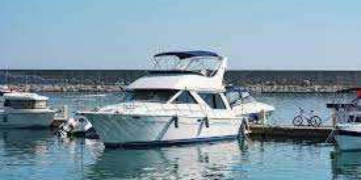 What is the cancellation policy for boat rentals if the weather or my plans change?