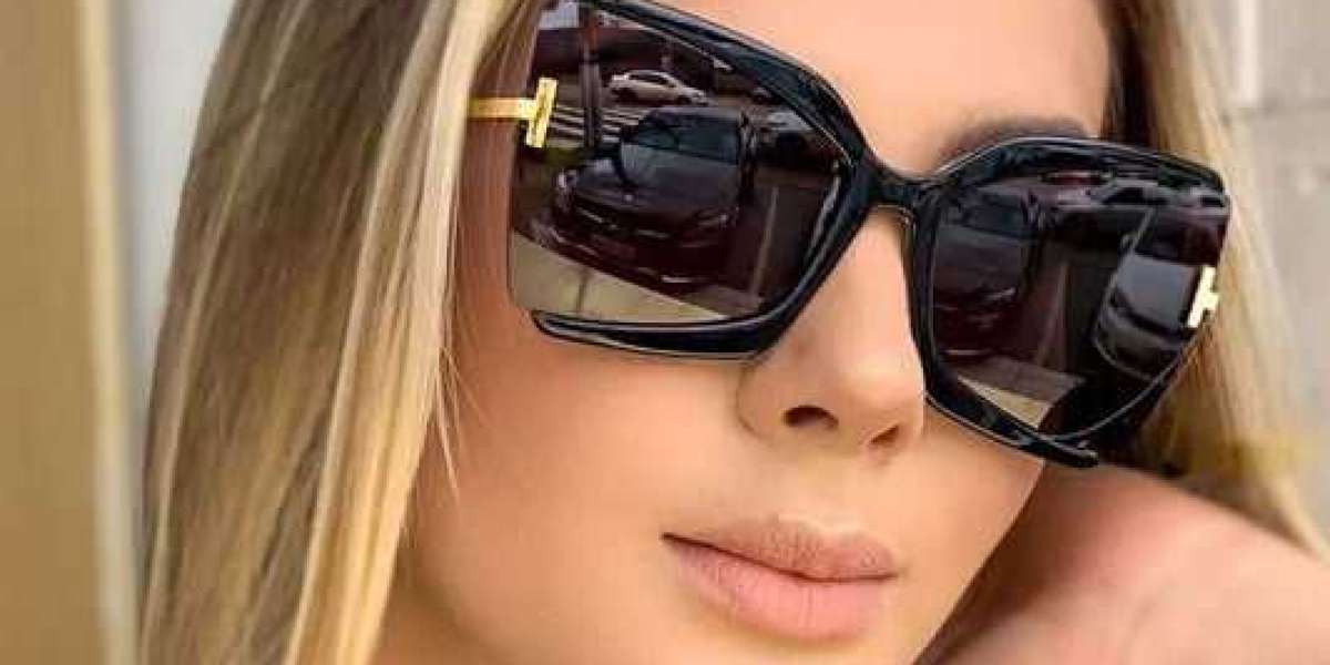 Elevate Your Look: Women's Retro Sunglasses and Light Shades