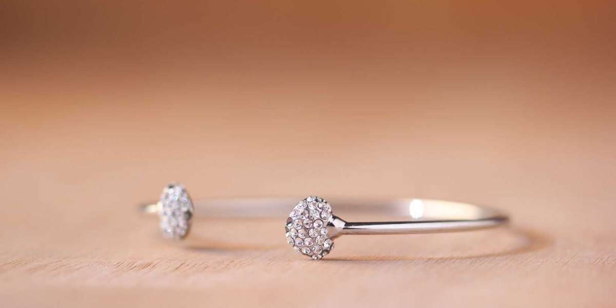 Unveiling the Latest Trends in Diamond Jewellery for 2023