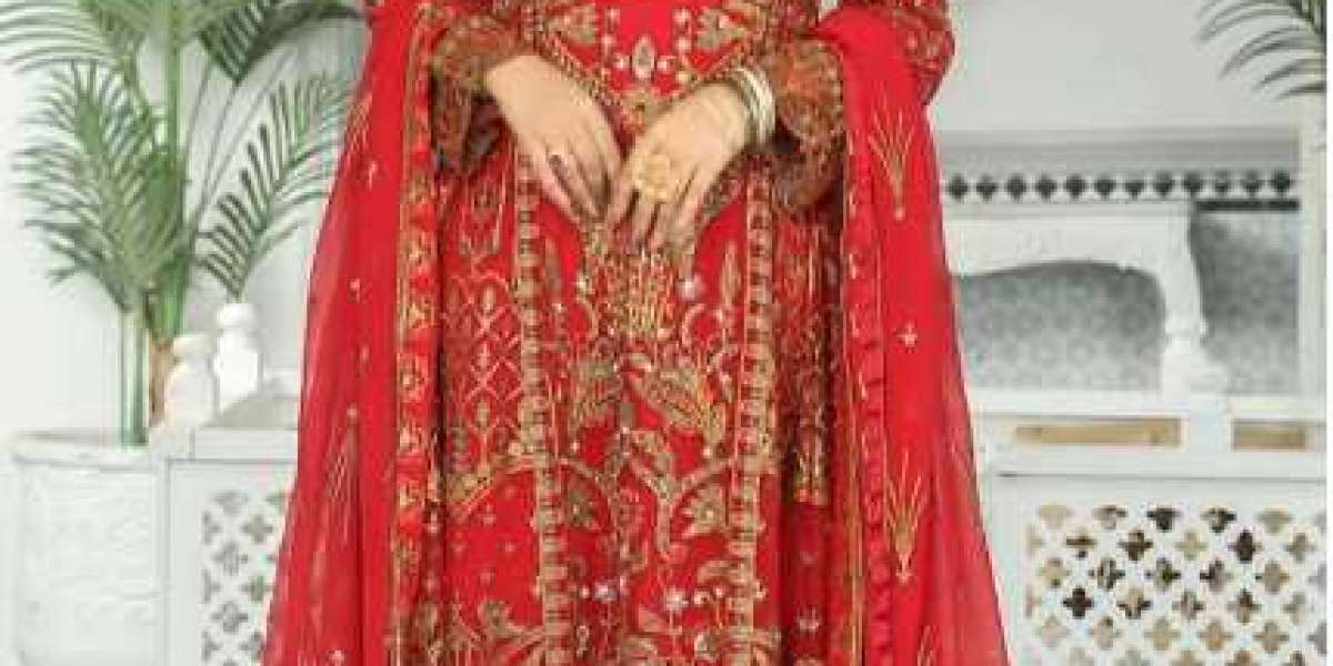 Pakistani Bridal Dresses: Celebrating Elegance and Tradition