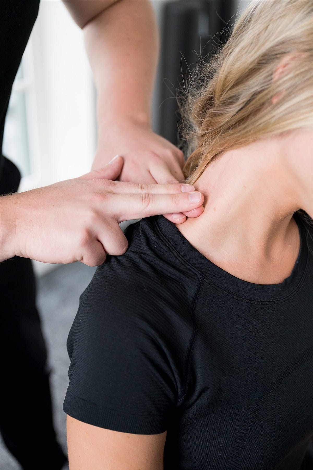 Relief at Hand: How a Chiropractor for Neck Pain Can Transform Your Life | by Integrated Health Solutions | Nov, 2023 | Medium