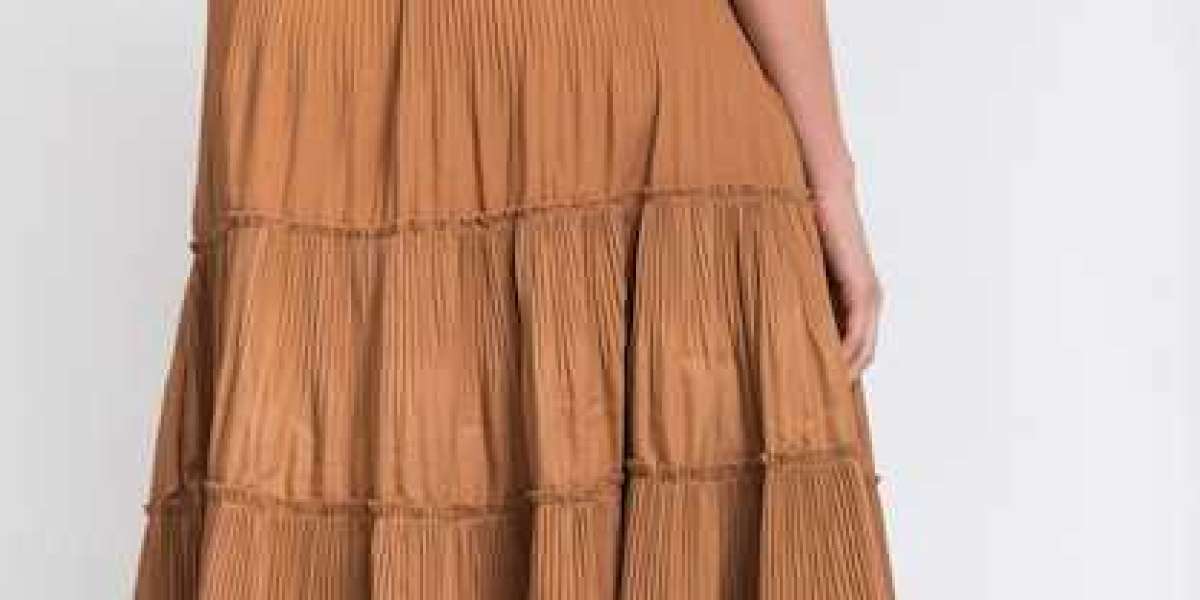 The Versatility of pleated skirt: Dressing Up and Down