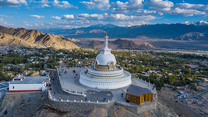 Leh Ladakh Tour Packages: Get upto 30% off on tour package