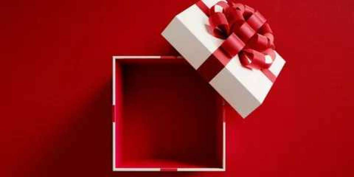 White Gift Boxes with Lids: Elevate Your Gift-Giving Experience with "Buy Retail Boxes"